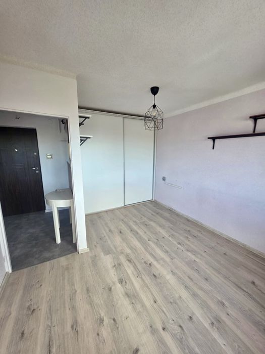 Kawalerka 27 m² z balkonem i widokiem na fontannę