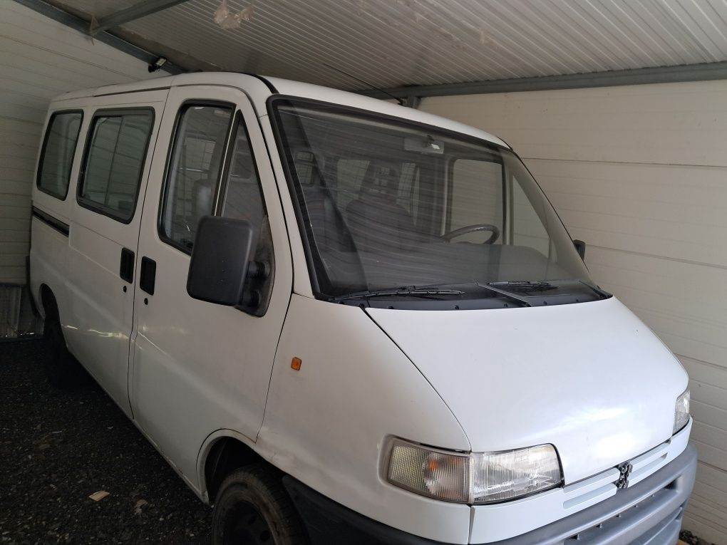 Peugeot Boxer 2.5 TD - 3 lugares