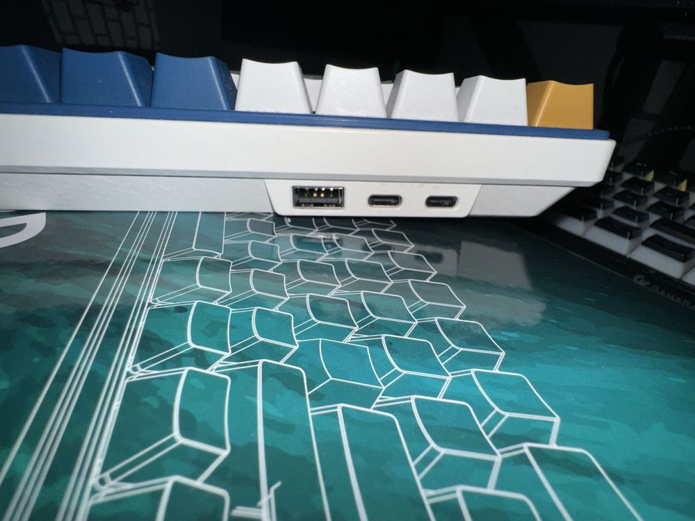 Klawiatura mechaniczna 60% sky cyan rgb hotswap wireless 2.4 G