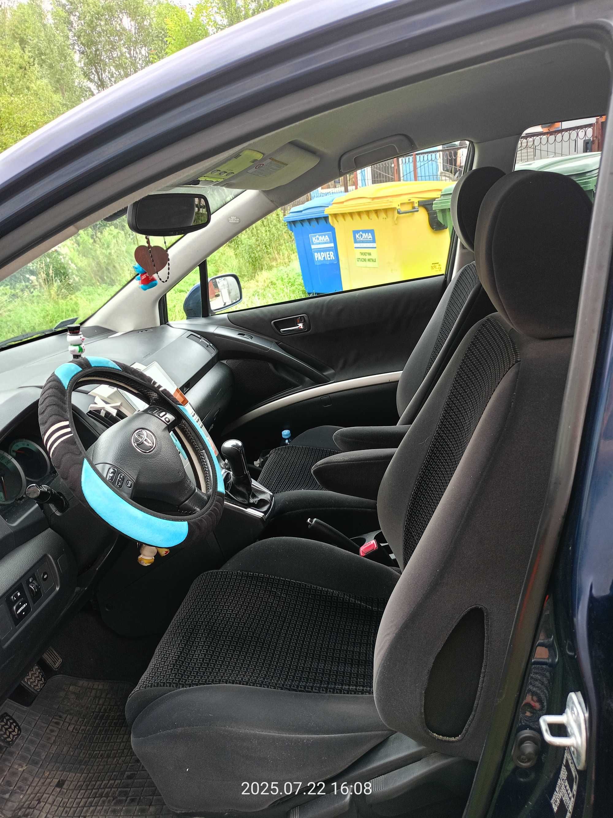 Toyota Corolla Verso 2,2  177 km 7 os. Bogate wyposażenie