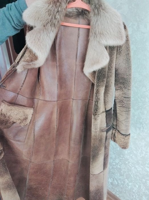 Продам двухсторонняя шубка-дубленка из мутона