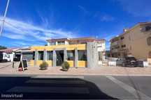 Prédio em Cascais||restaurante||moradia com jardim||garagem e anexos
