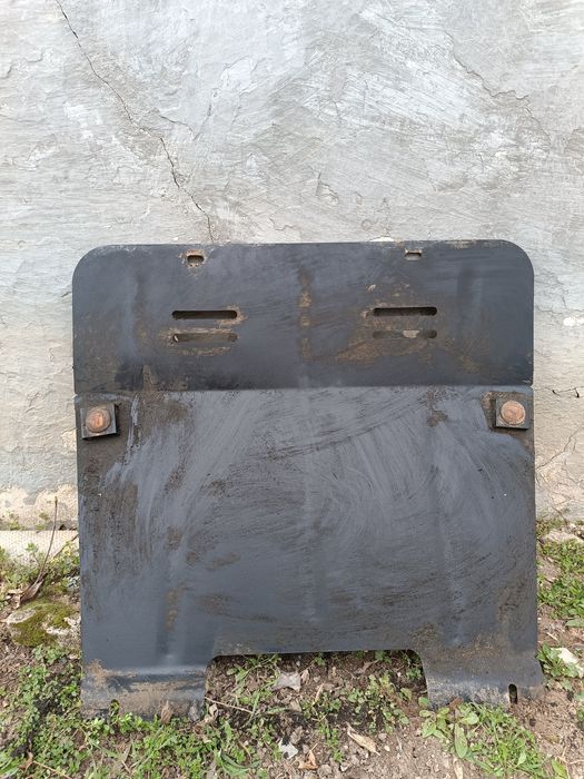 Защита двигуна на кенго