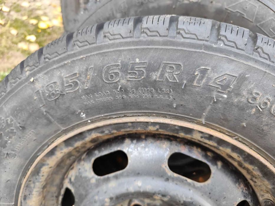 opony zimowe 185/65R14  z felgami 5 szt