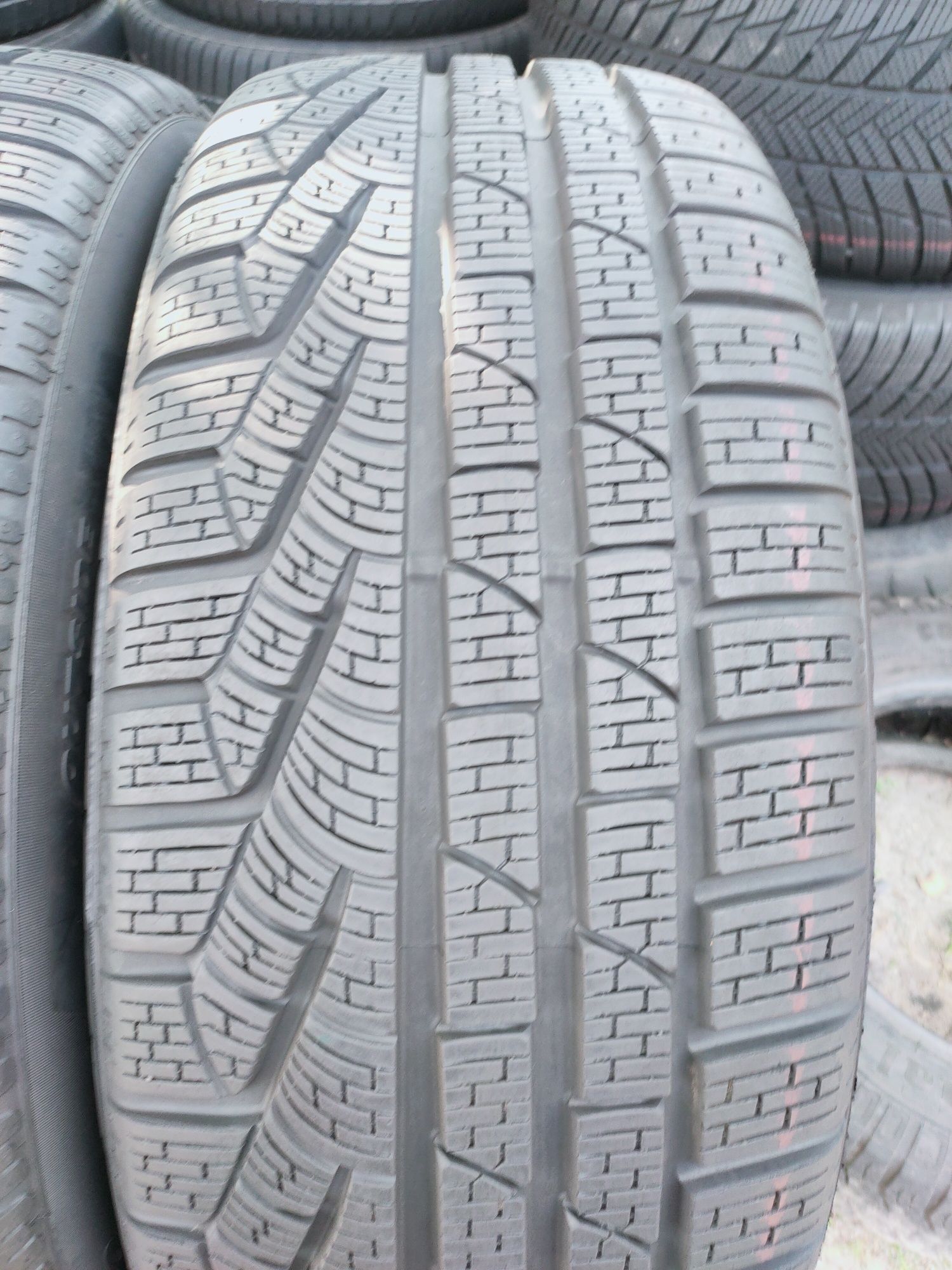 235/50r19 Pirelli Sottozero Winter 210 z 2018r 8mm