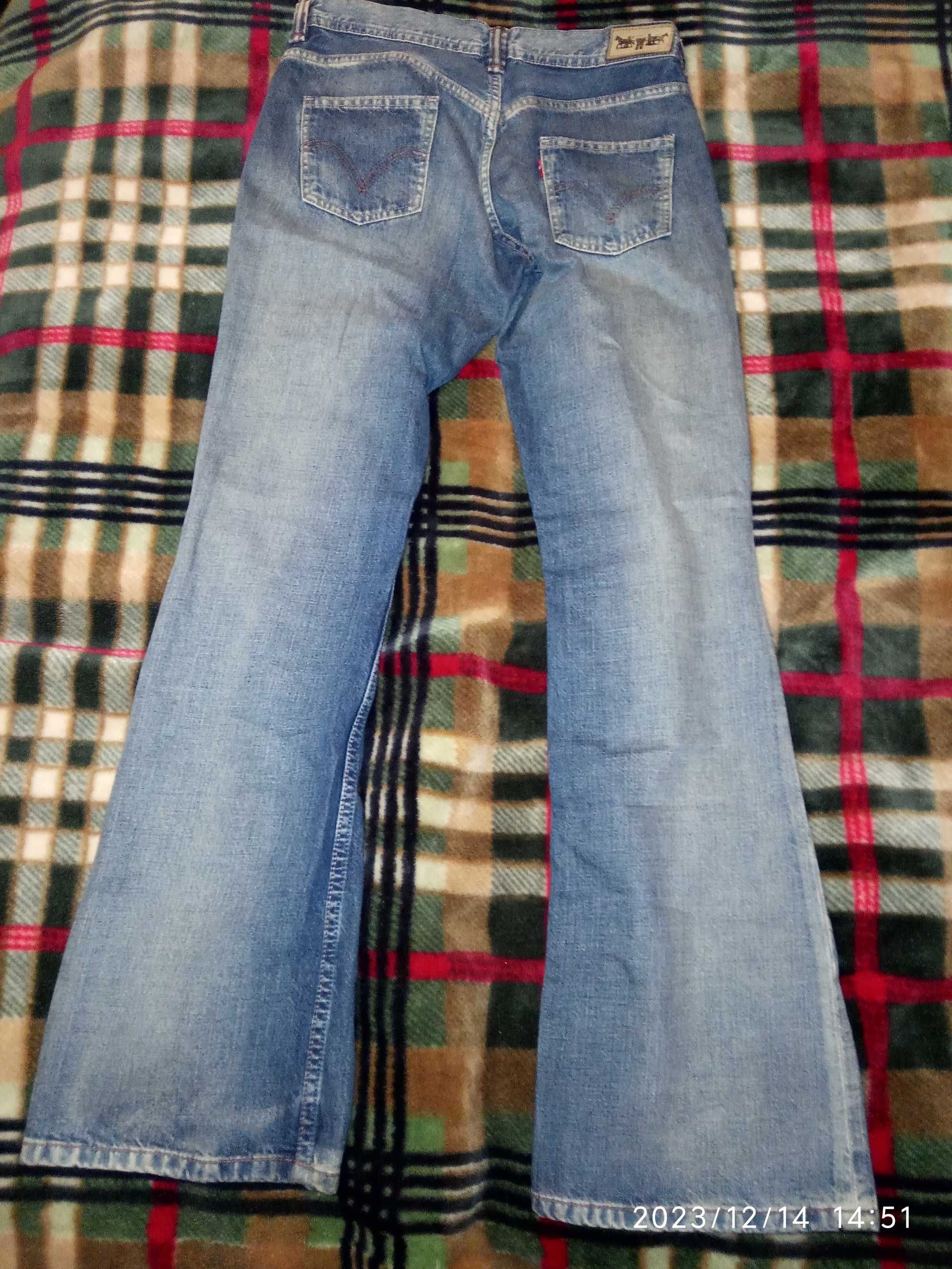 Джинсы женские  LEVI*S