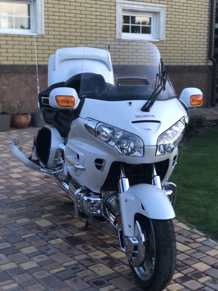 Свіжак! З Японії HONDA GL1800!