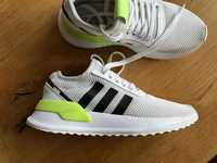 Кросівки adidas 35 розмір, устілка 23,5