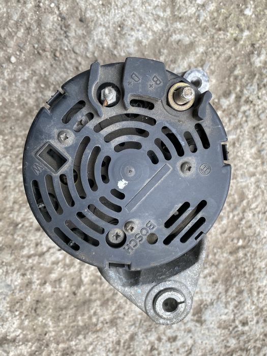 Audi a4b5 a6c5 Passat b5 1.6 alternator 70A