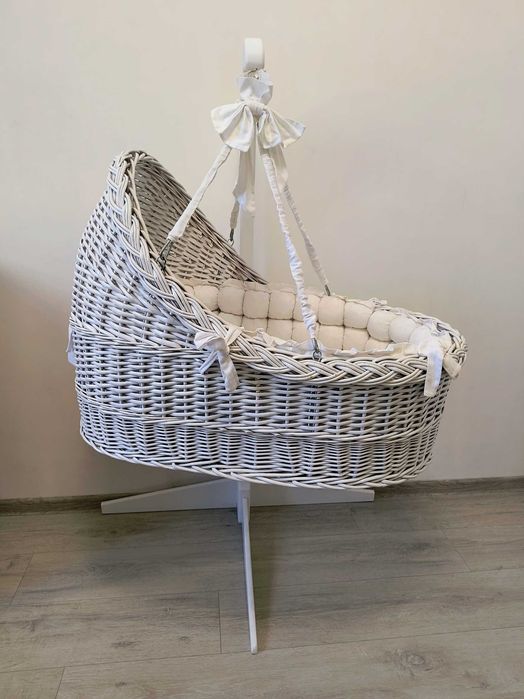 Плетёная кроватка-люлька