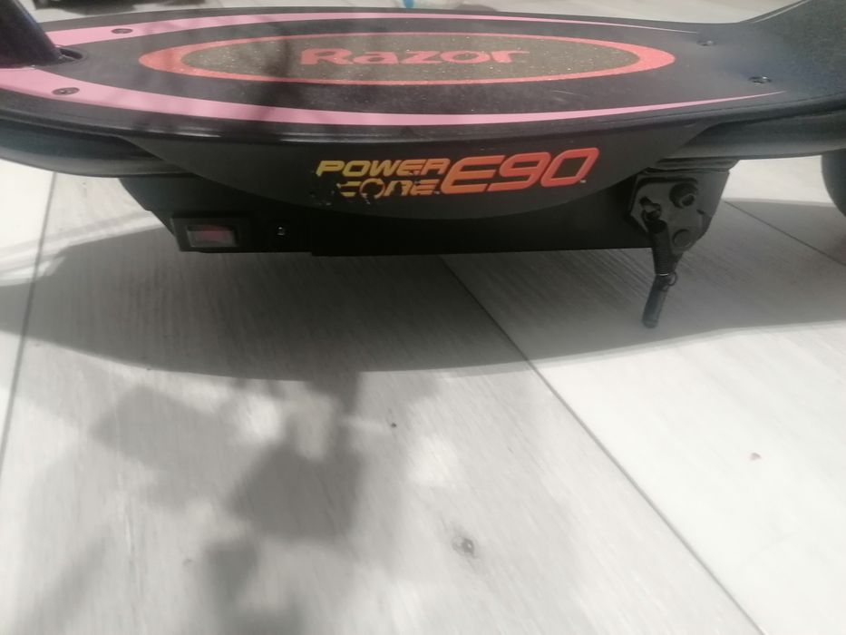 Hulajnoga elektryczna Razor E90
