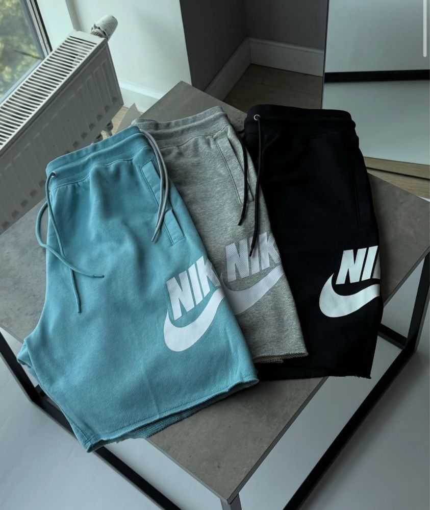 Шорти Nike Club