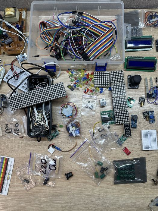 Ардуіно, датчики + купа запчастин