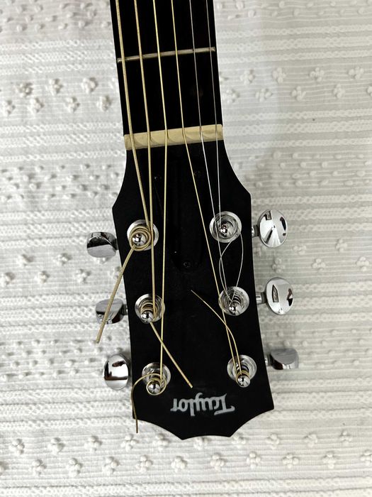 Vendo guitarra Taylor GS Mini para canhotos, com saco original