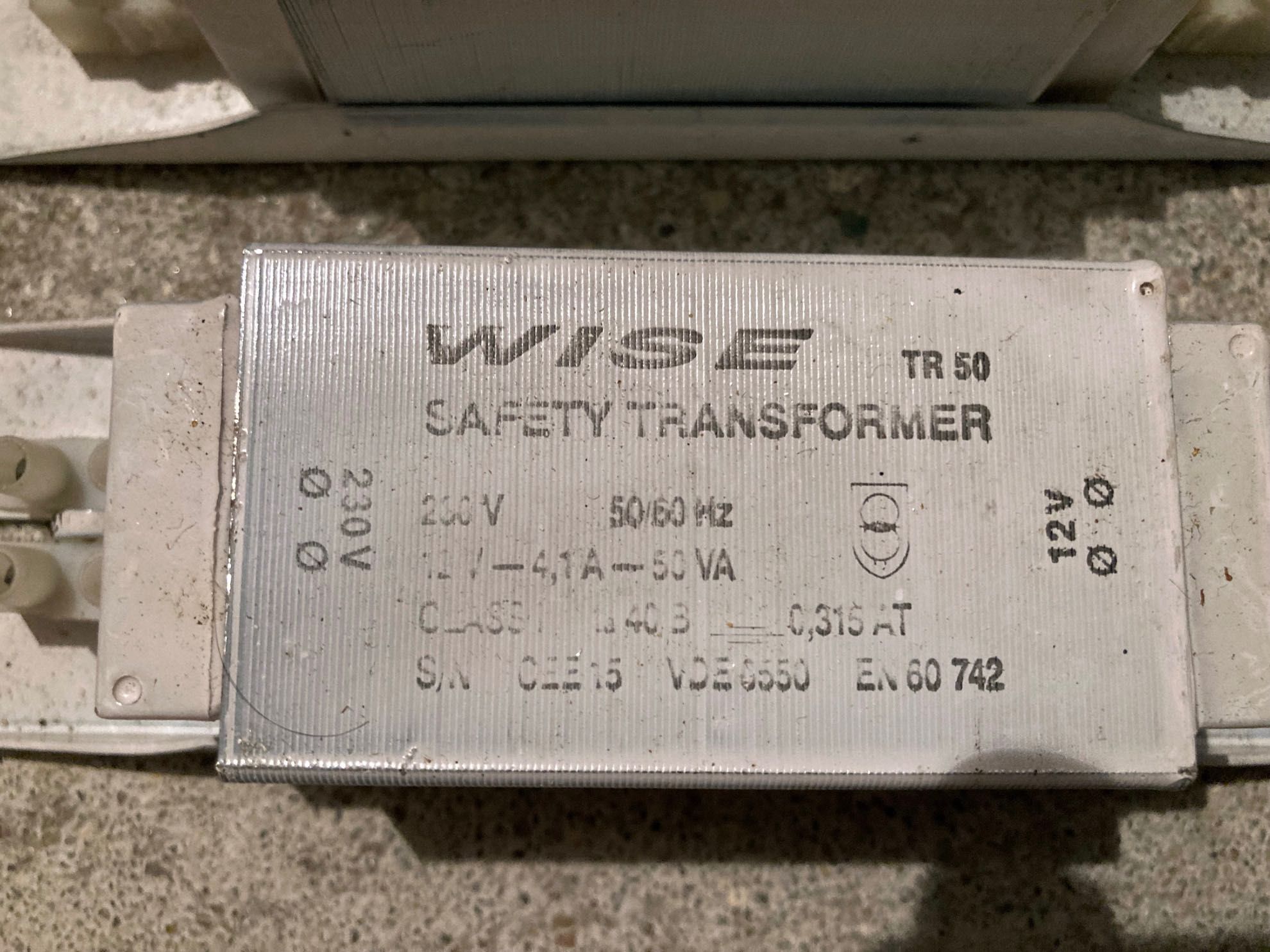 Vendo 9 transformadores Wise TR-50 para lâmpadas de 12V