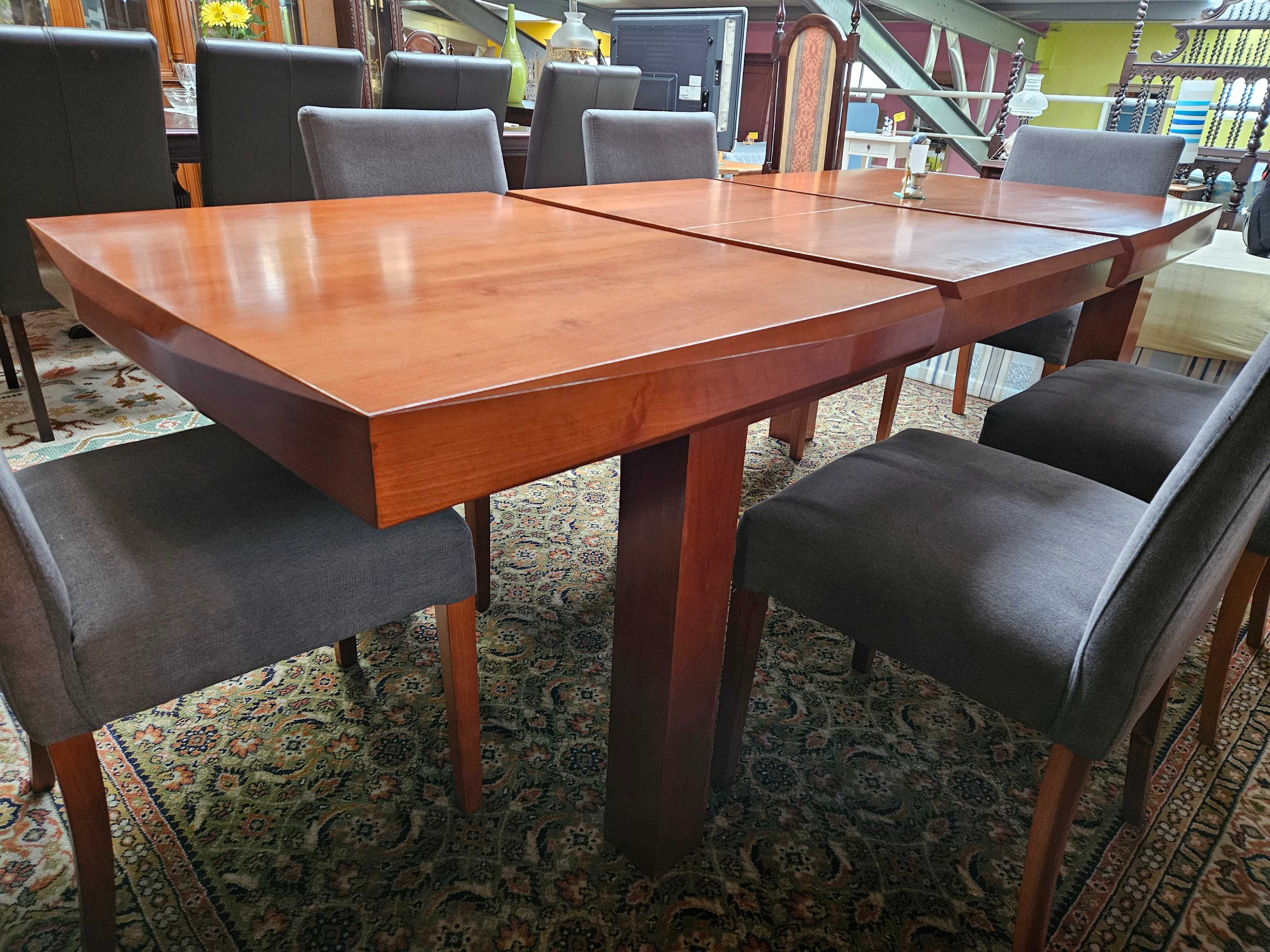 Mesa em madeira maciça - óptimo estado geral - Extensível - Só a