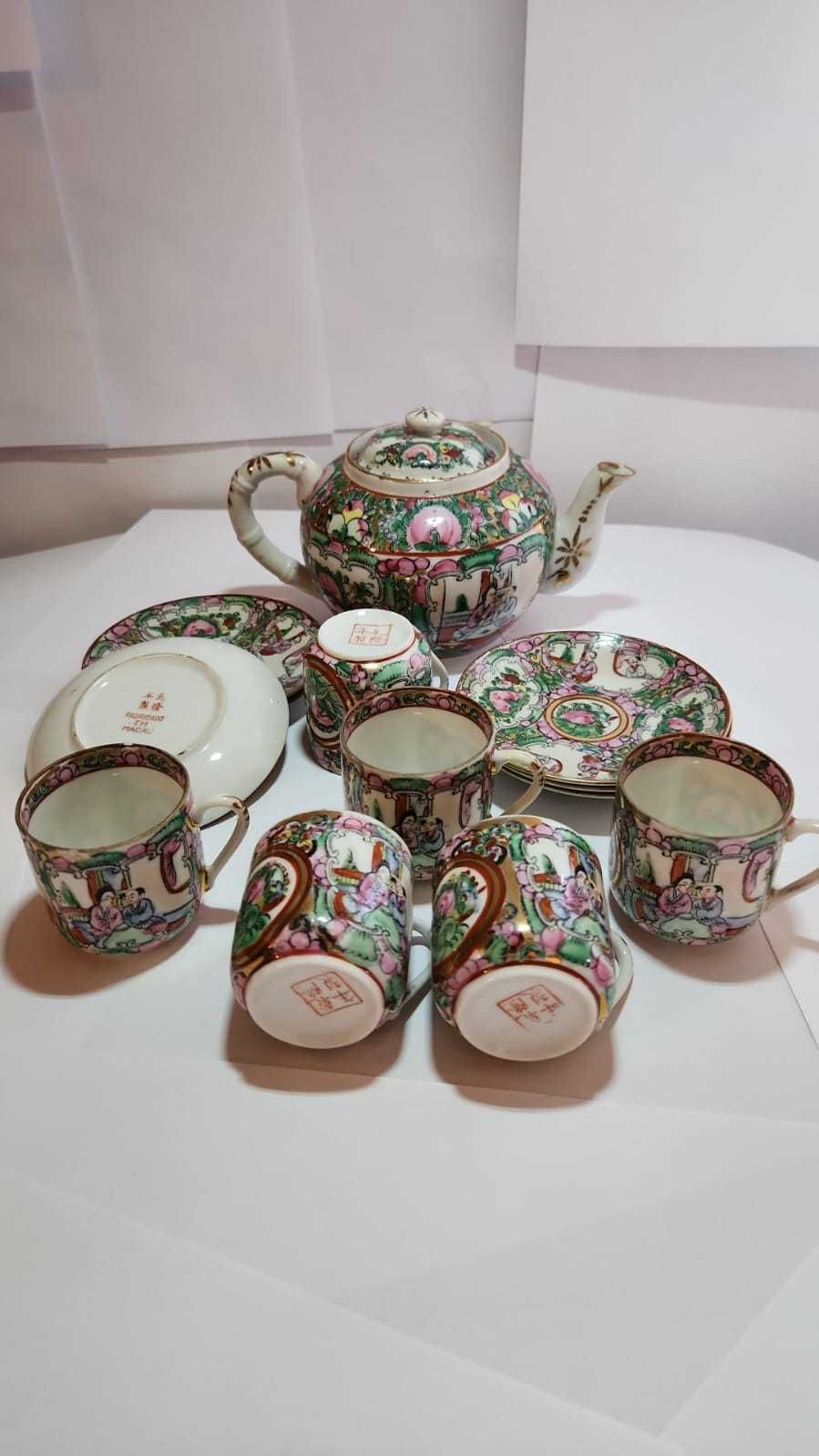 Conjunto chá/café em Porcelana Macau  PINTADO À MÃO.