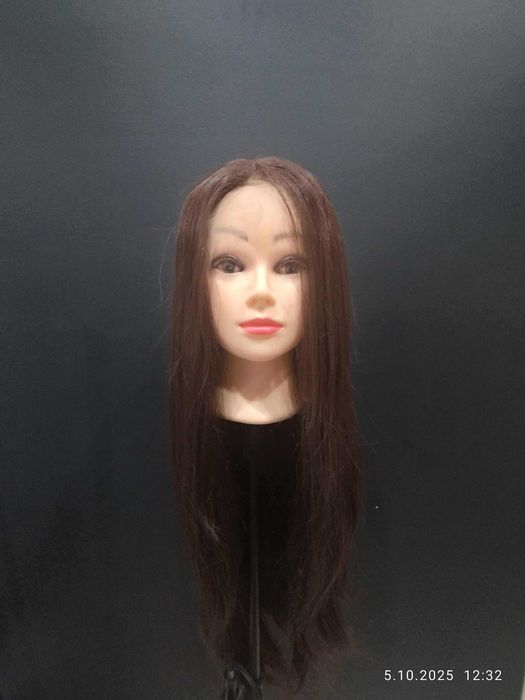 Peruka Vebonny. Widoczna na zdjęciu jest peruka typu lace front