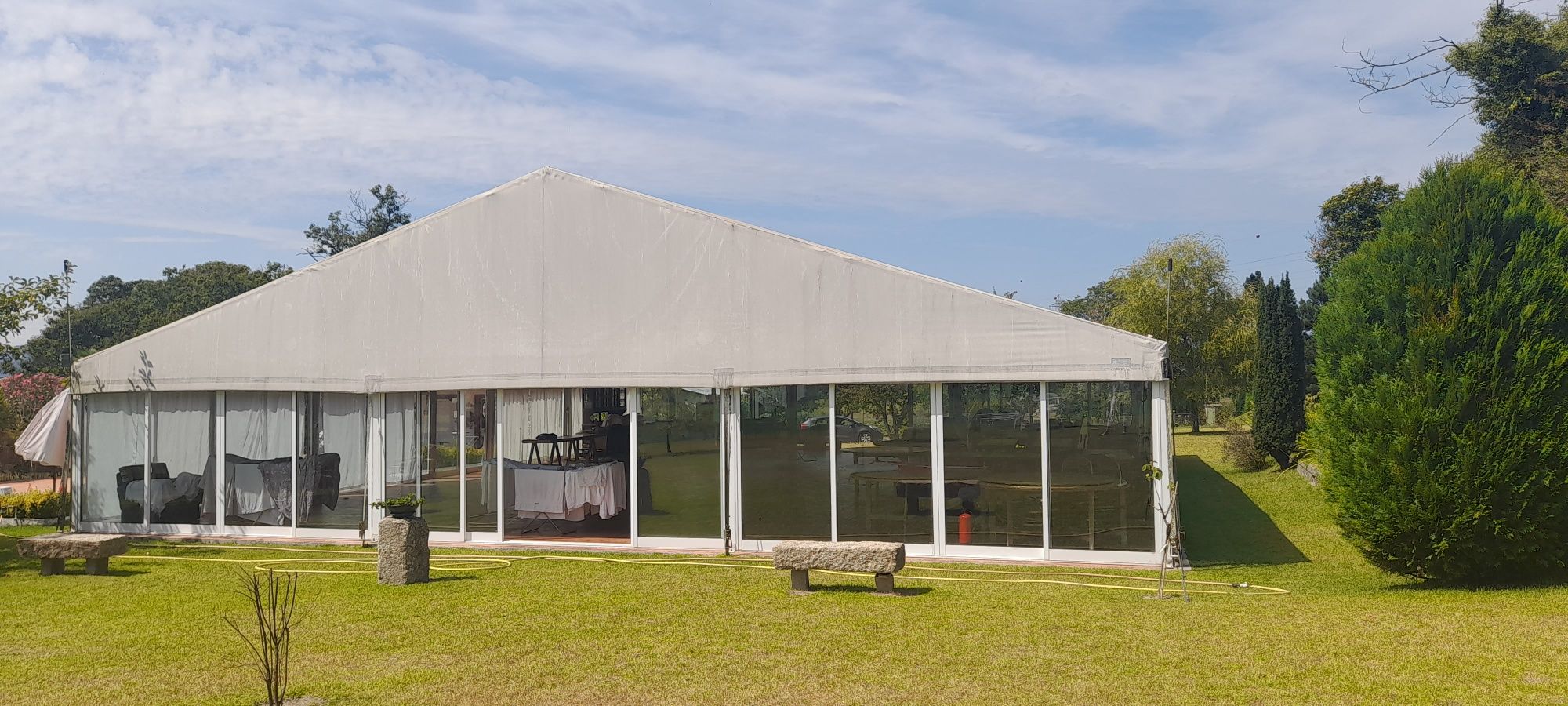 Novo preço ! Para desocupar ! Grande tenda com portas vidro com 300 m2