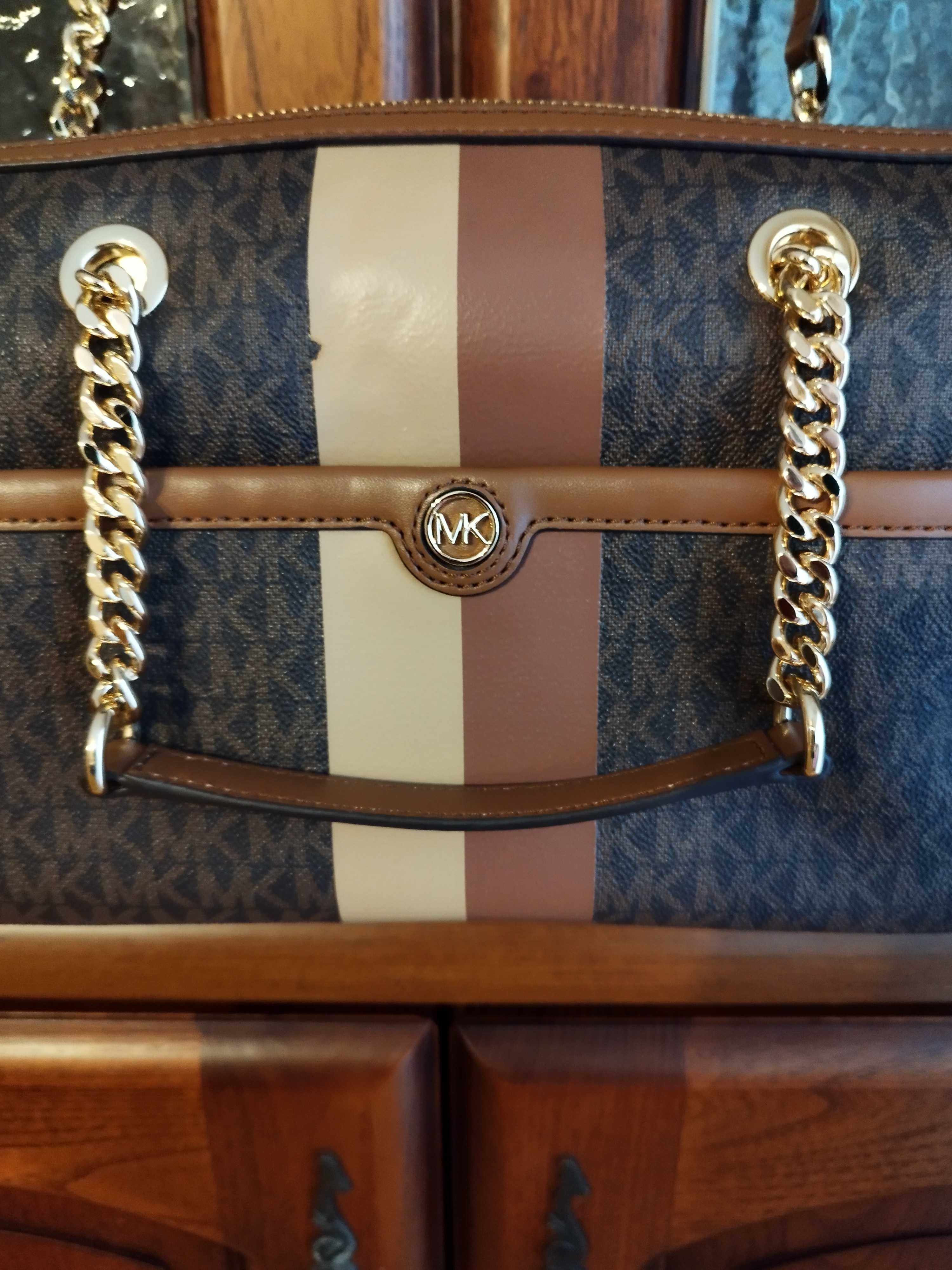 Kuferek Blaire Michael Kors w monogramy