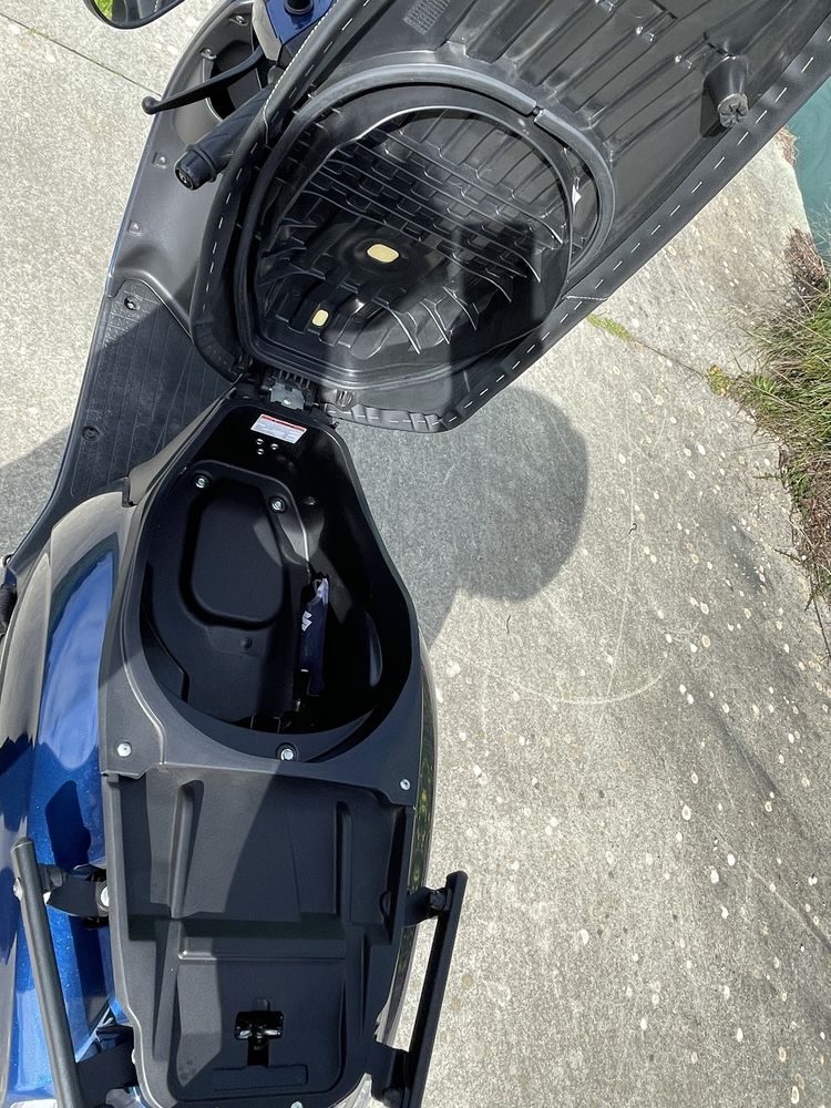 Scooter SUZUKI ADRESS 125 cc + extras ‘como nova’ em garantia