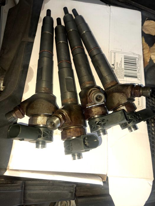 Vendo injetores VW 2012  2.0 140cv ref 03L130277J