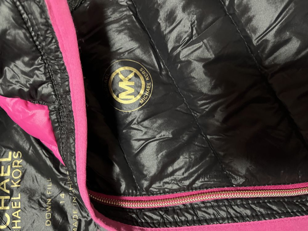Michael Kors pikowana ocieplana kurtka bluza czarna z kapturem r XS