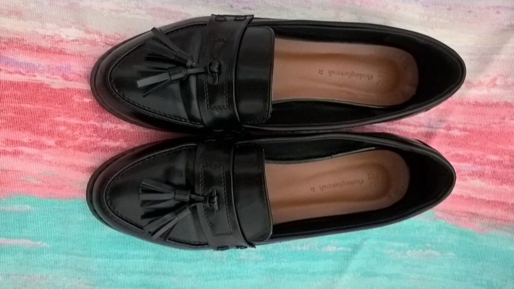 Sapatos pretos lefties