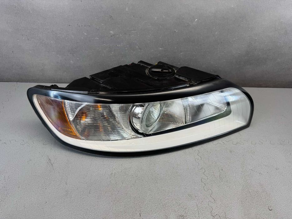 Volvo V50 S40 Lift FL Lampa Przód Przednia Prawa Europa IGŁA