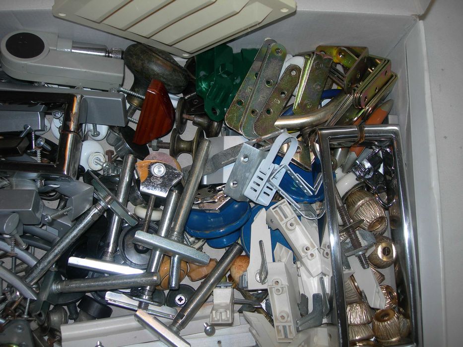 Tralha  muita tralha tudo aproveitável.