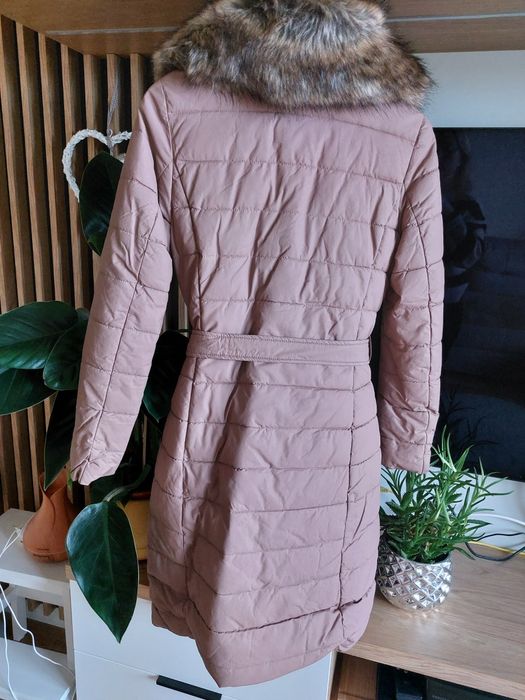 Piękny skórzany płaszczyk zimowy damski z korzuszkiem odpinanym