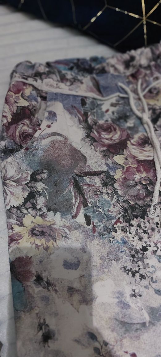 Spodnie dresowe bawełniane print kwiatowy