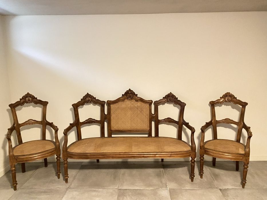 Conjunto de 2 cadeiras e um cadeirao, restaurados