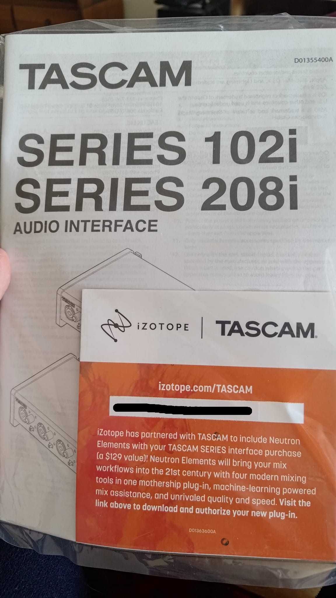 Tascam 102i - Interface Audio/MIDI