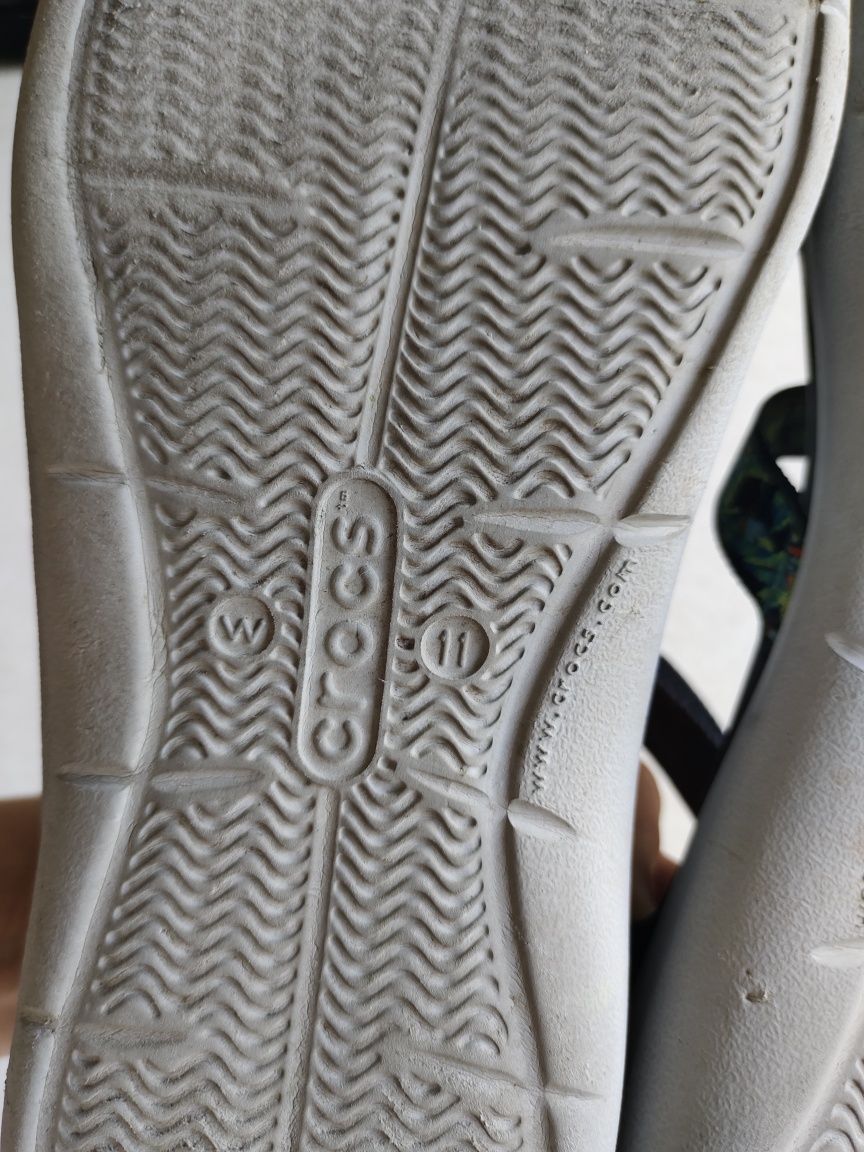 Босоніжки crocs w-11