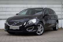 Volvo V60 2.0 D4 5-cylindrów BiXenon Navi DvD PDC Heico Zadbany Bezwypadkowy