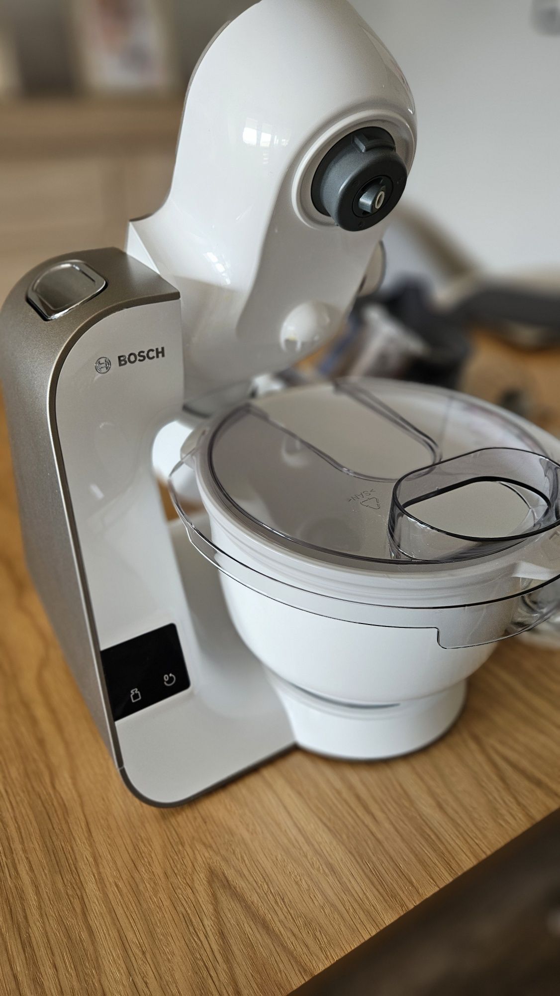 Robot kuchenny planetarny BOSCH MUM5XW10 1000W