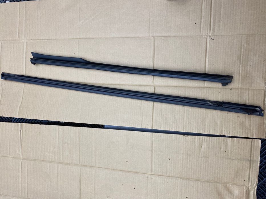 Frisos Laterais frente esquerdo Ford Fiesta