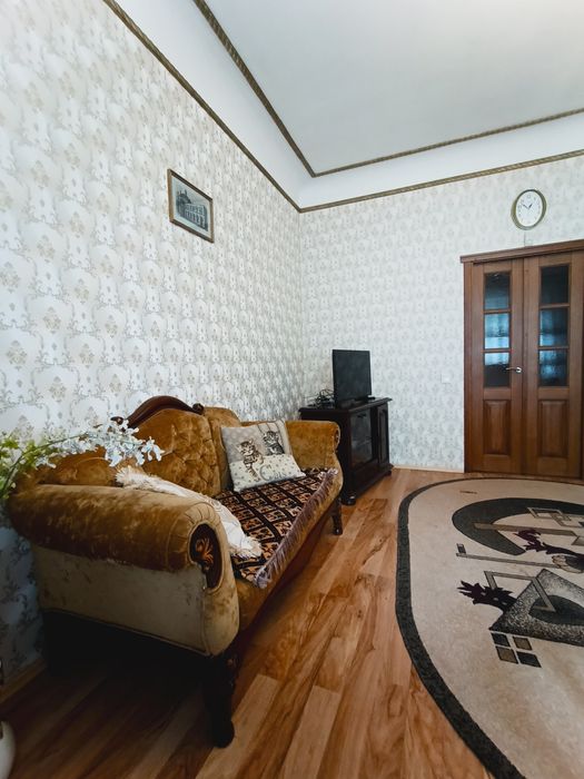 Здається будинок в районі площі Захисників України (Визволення)