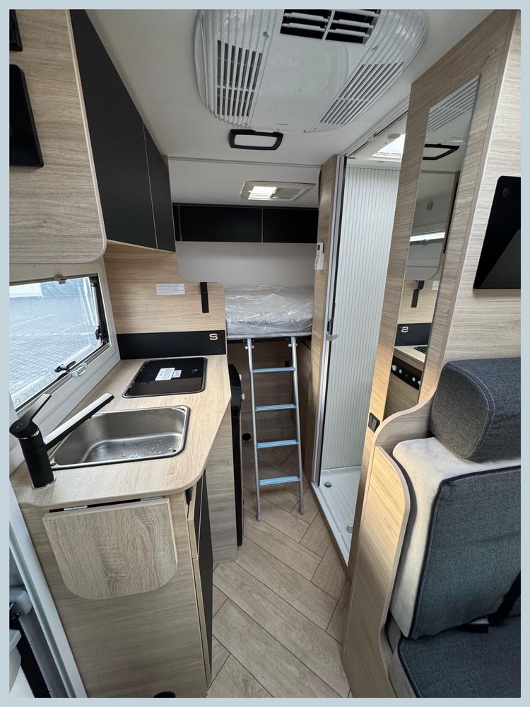 Kamper 4 osobowy / automat / półintegra / model 2025 rok