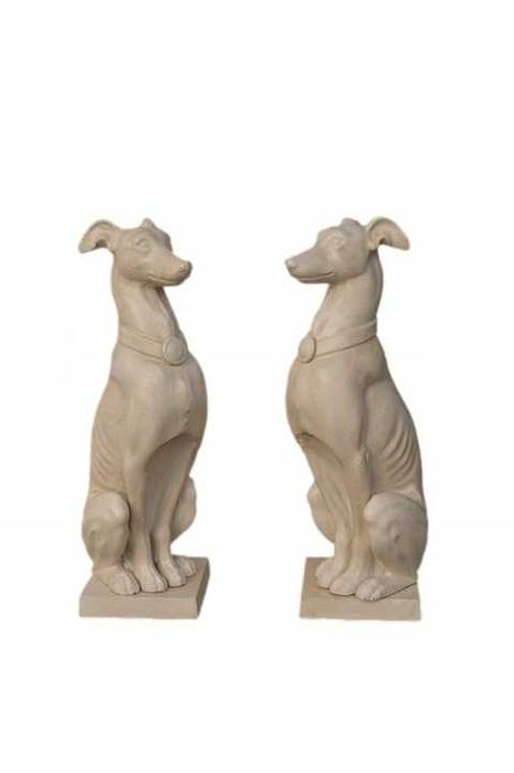 dwa duże PSY myśliwskie - CHARTY ŻELIWO przed dom