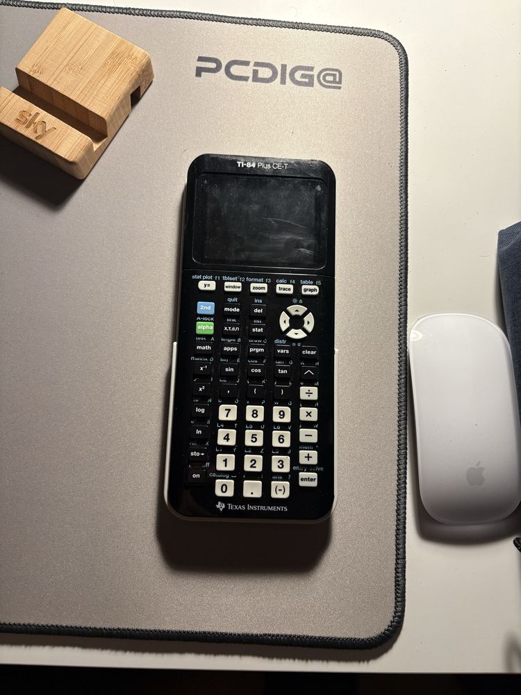 Calculadora “TI-84 Plus CE-T”