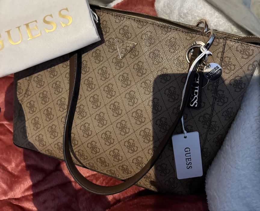 Bolsa a Guess seminova