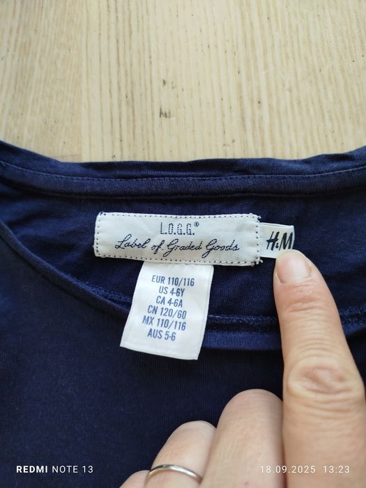 Granatowa bawełniana bluzka koszulka T-shirt z krótkim ozdobnym rękawe