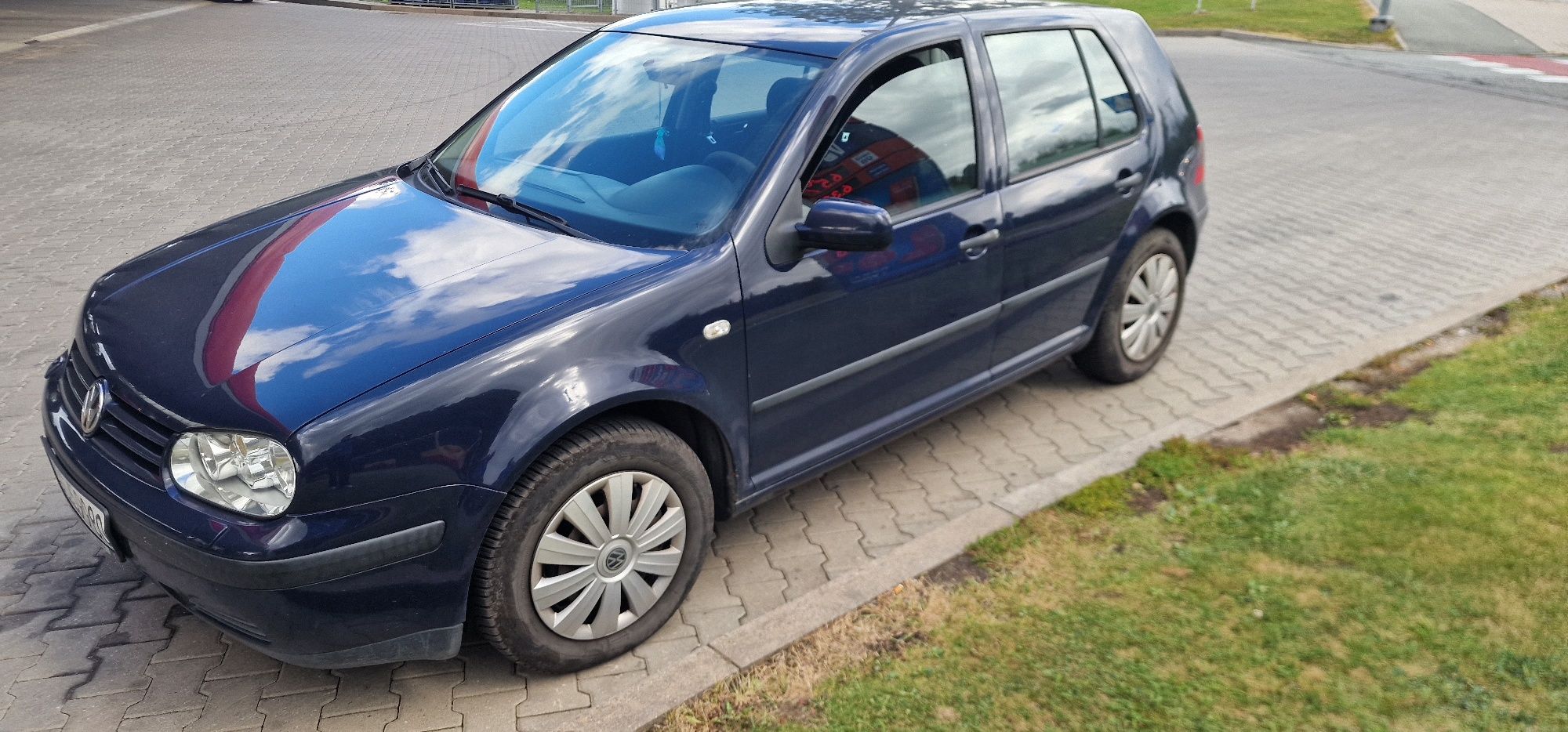 VW Golf IV zadbany ze sprawną klimatyzacja,  nowe OC