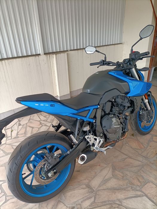 Suzuki GSX-8S Azul