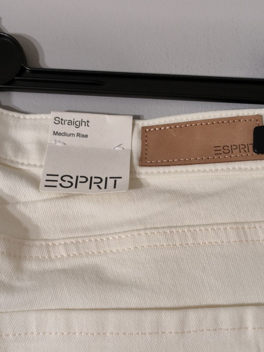 Nowe kremowe spodnie jeansowe proste Esprit