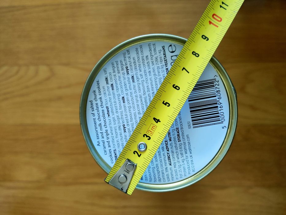 Caixa decorada de metal