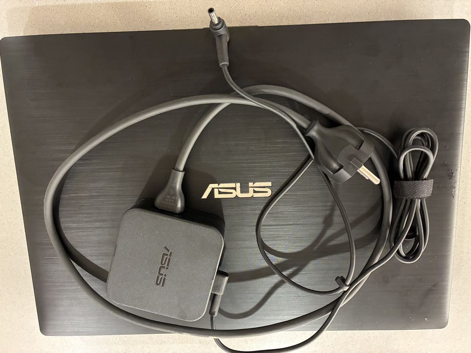 Portatil ASUS Notebook P2540UA (como novo)