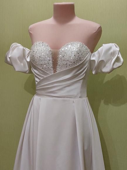 Suknia ślubna gładka